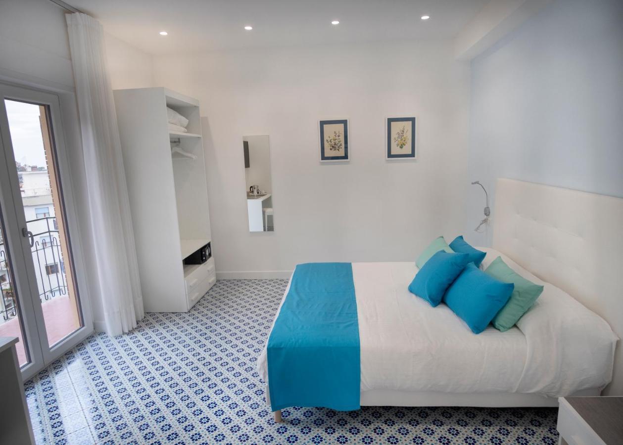 Bed and Breakfast Domus Sole Сорренто Экстерьер фото