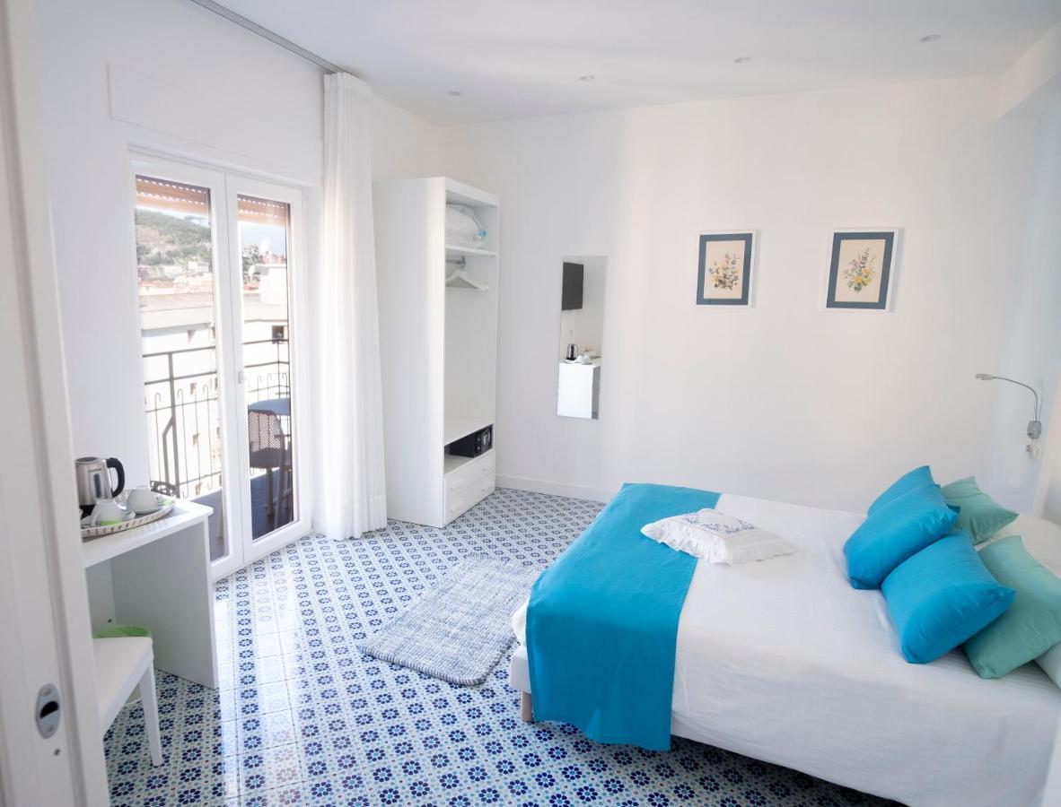 Bed and Breakfast Domus Sole Сорренто Экстерьер фото